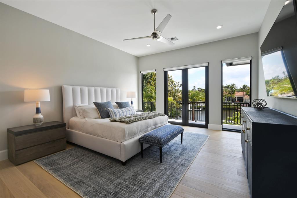 ADMIRALS COVE - Residential