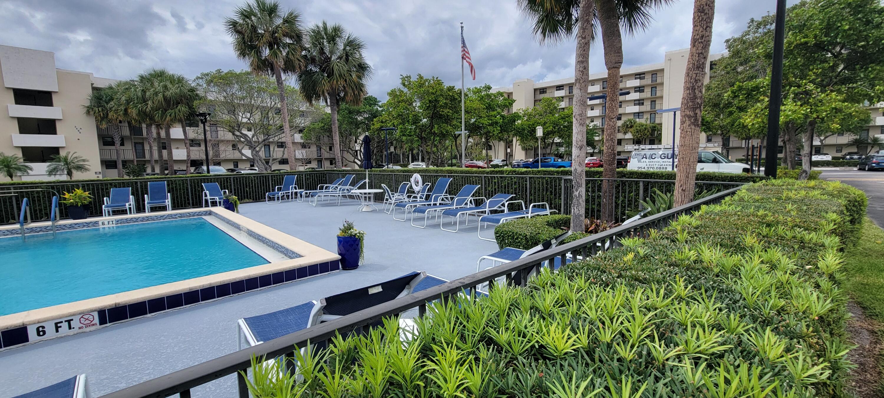 DEER CREEK COUNTRY CLUB - Residential