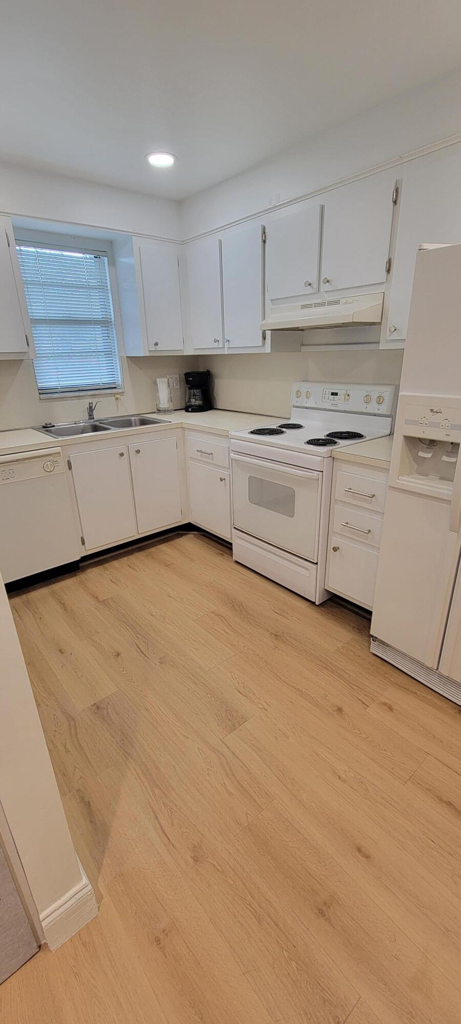 DEER CREEK COUNTRY CLUB - Residential