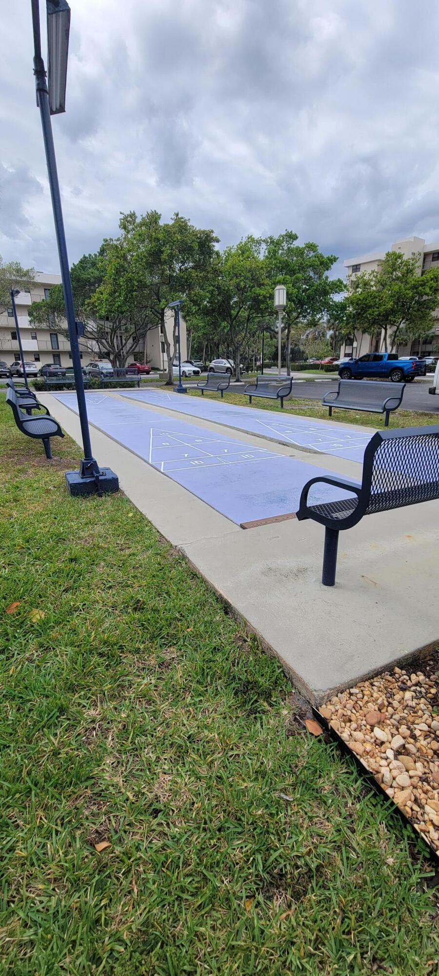 DEER CREEK COUNTRY CLUB - Residential