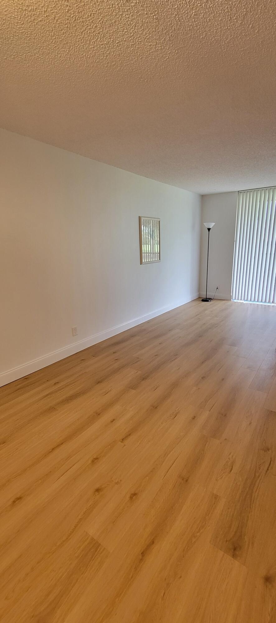 DEER CREEK COUNTRY CLUB - Residential