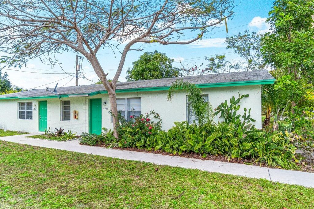 Photo of 4905 Gulfstream Road, Lake Worth, FL 33461 (MLS # B26006667)