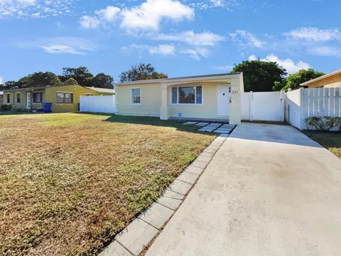331 W 28th Street, Riviera Beach, FL MLS: R11041931