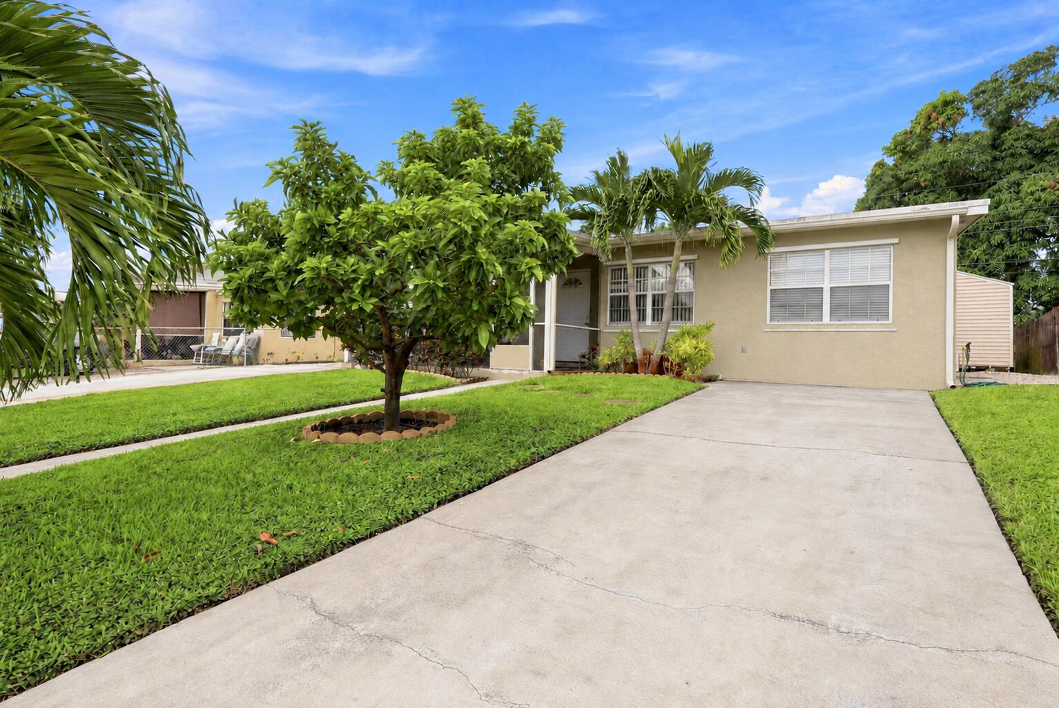 560 Seagrape Road