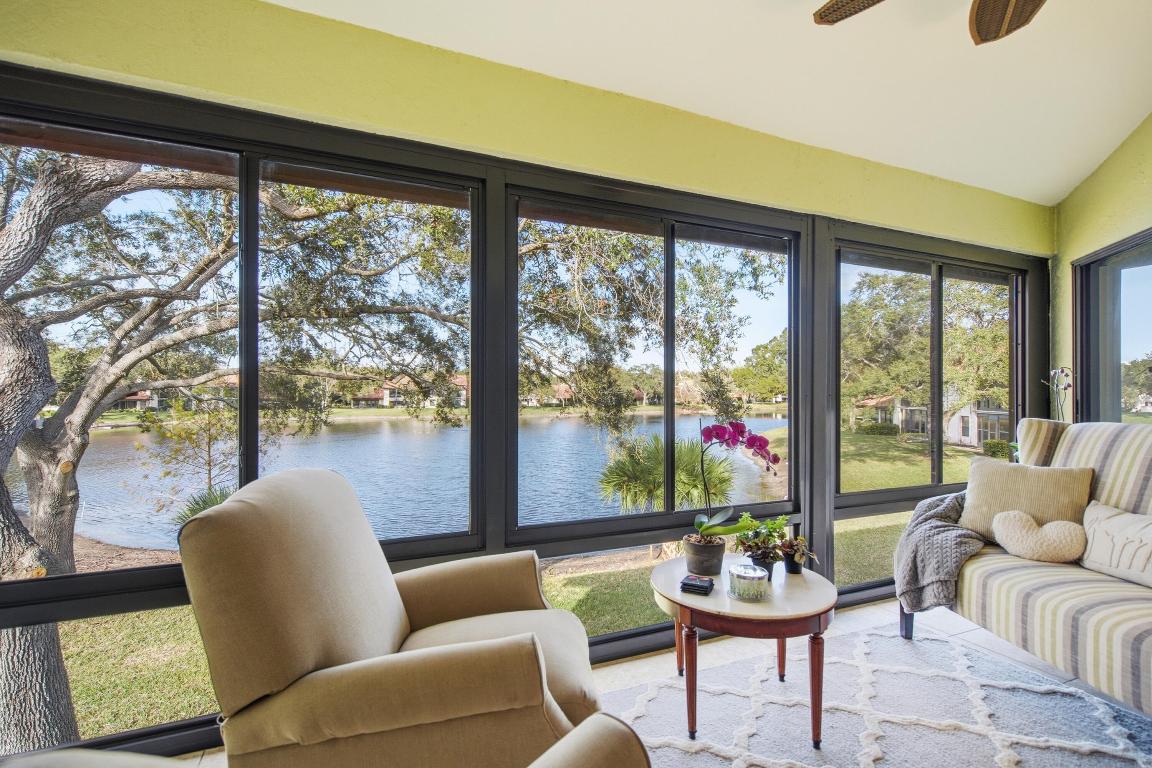 6100 SE Martinique Drive 201