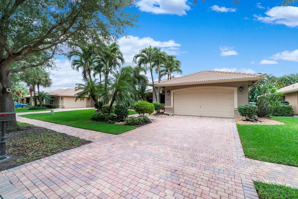 Photo of 11055 Via Amalfi, Boynton Beach, FL 33437 (MLS # R10725534)