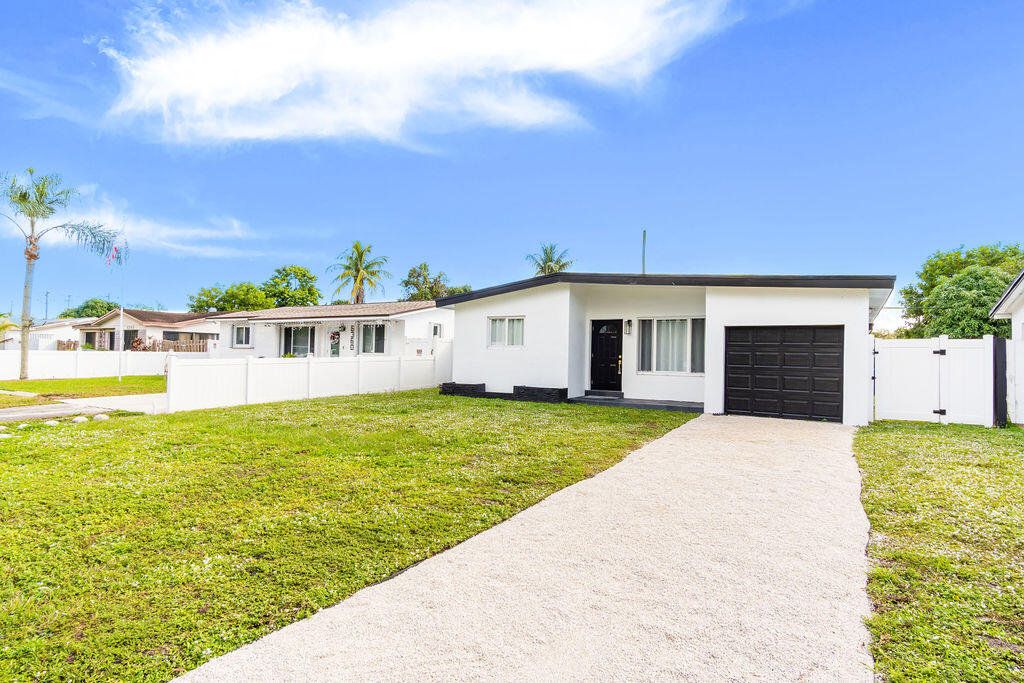 HOLLYWOOD HEIGHTS ESTATES - Residential