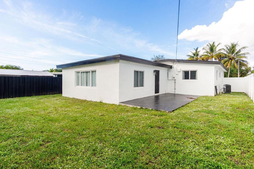 Photo of 6370 Plunkett Street, Hollywood, FL 33023 (MLS # R11146969)