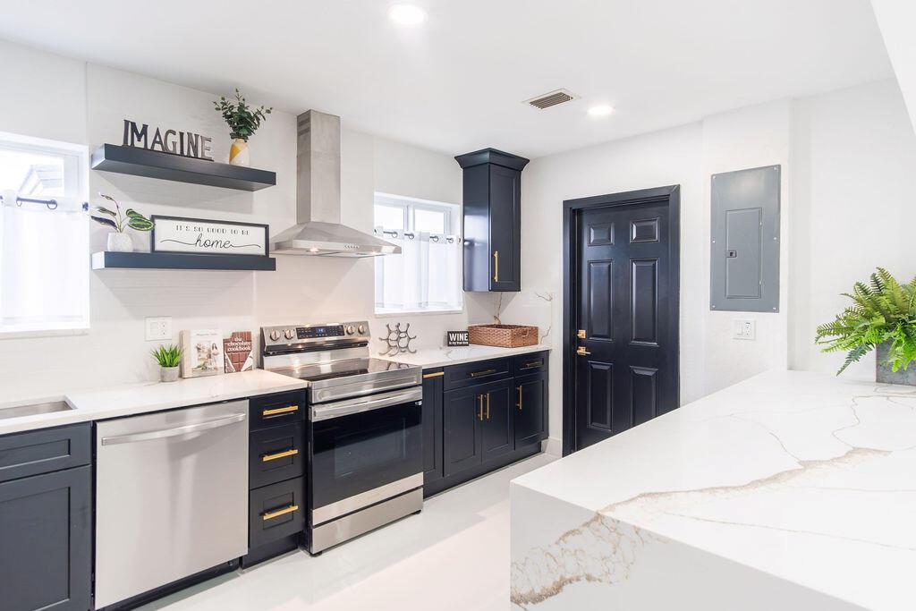 HOLLYWOOD HEIGHTS ESTATES - Residential