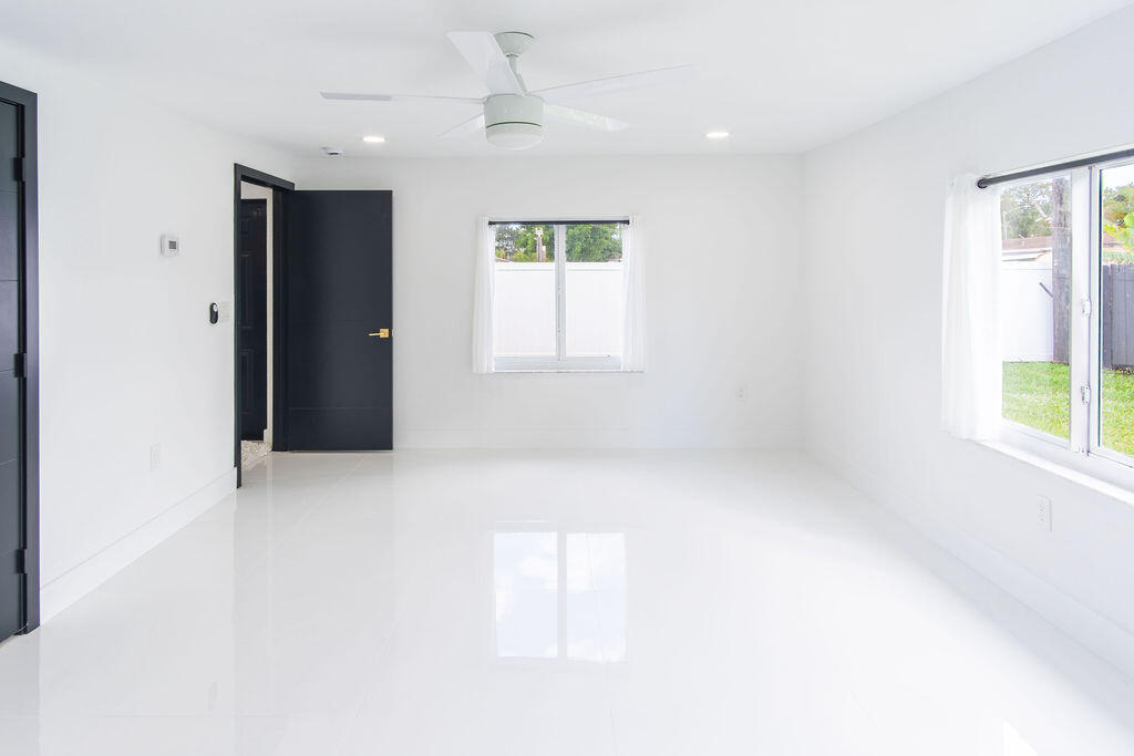 HOLLYWOOD HEIGHTS ESTATES - Residential