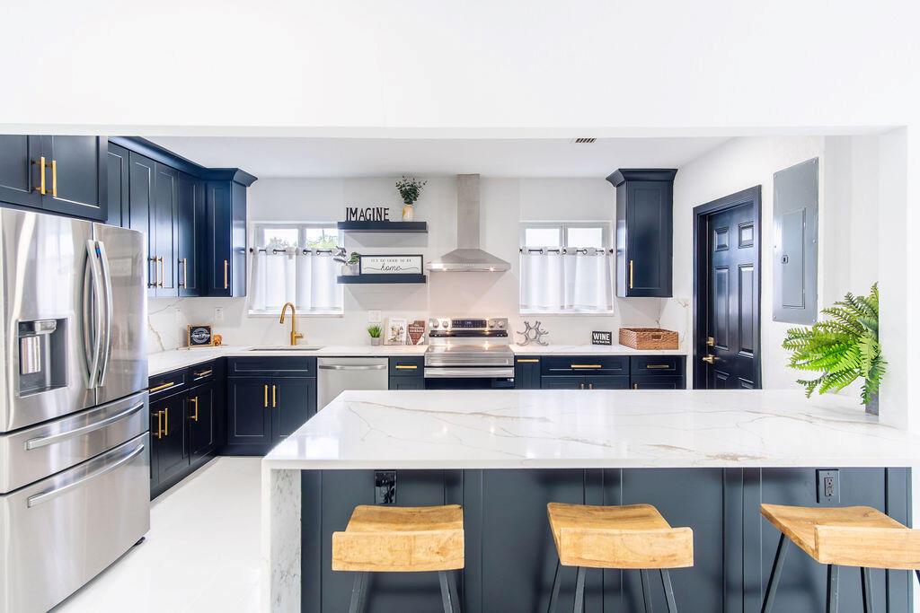 HOLLYWOOD HEIGHTS ESTATES - Residential