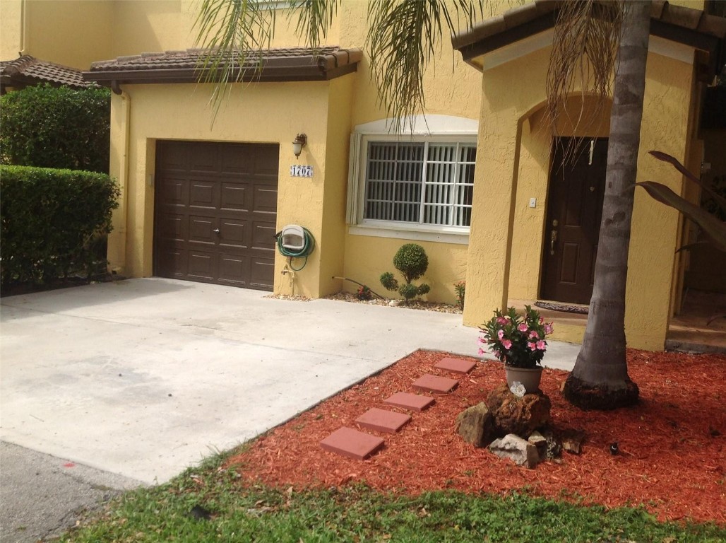 COURTYARDS AT AVALON - Residential