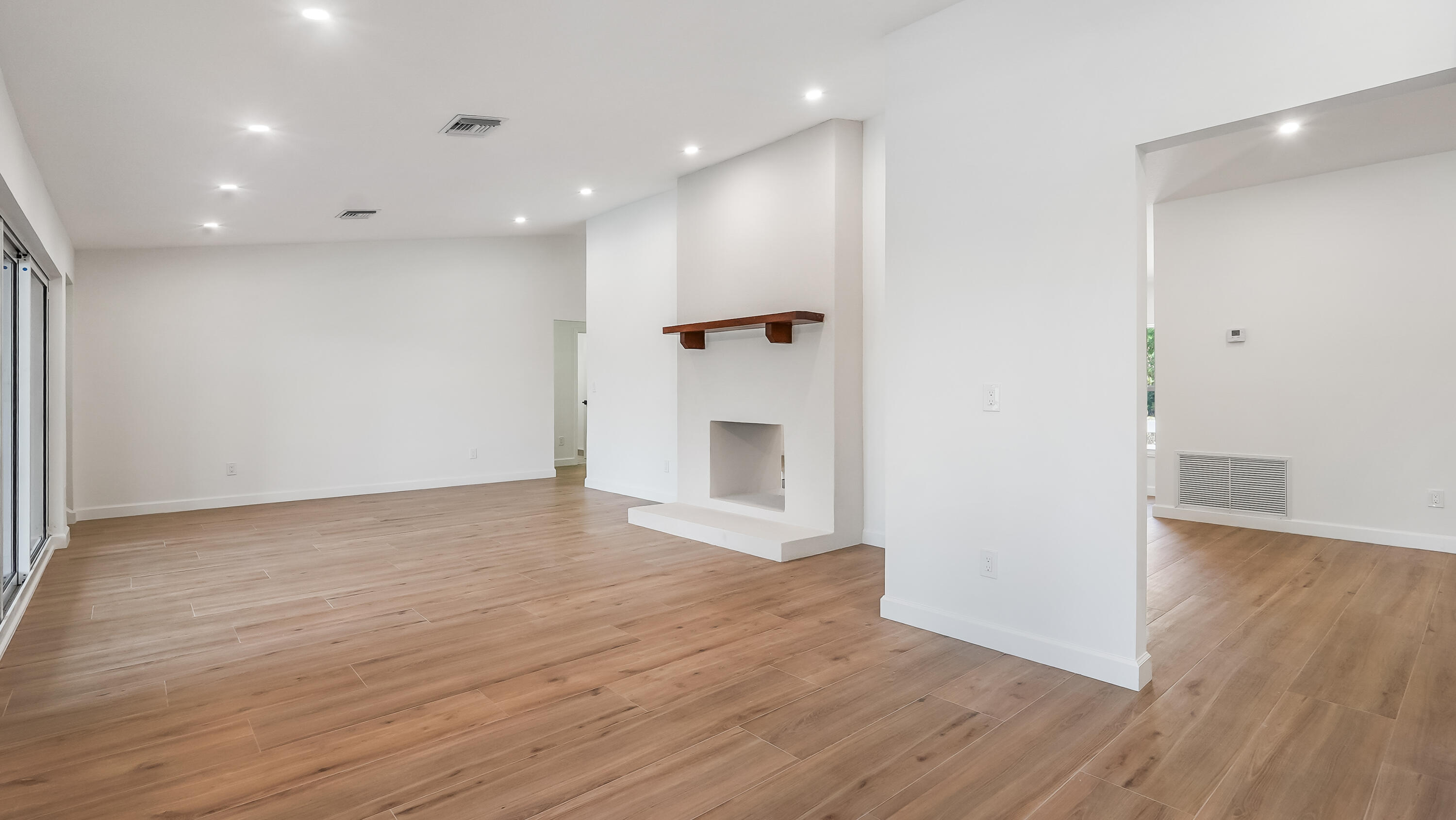 JACARANDA LAKES SECTION SEVEN - Residential