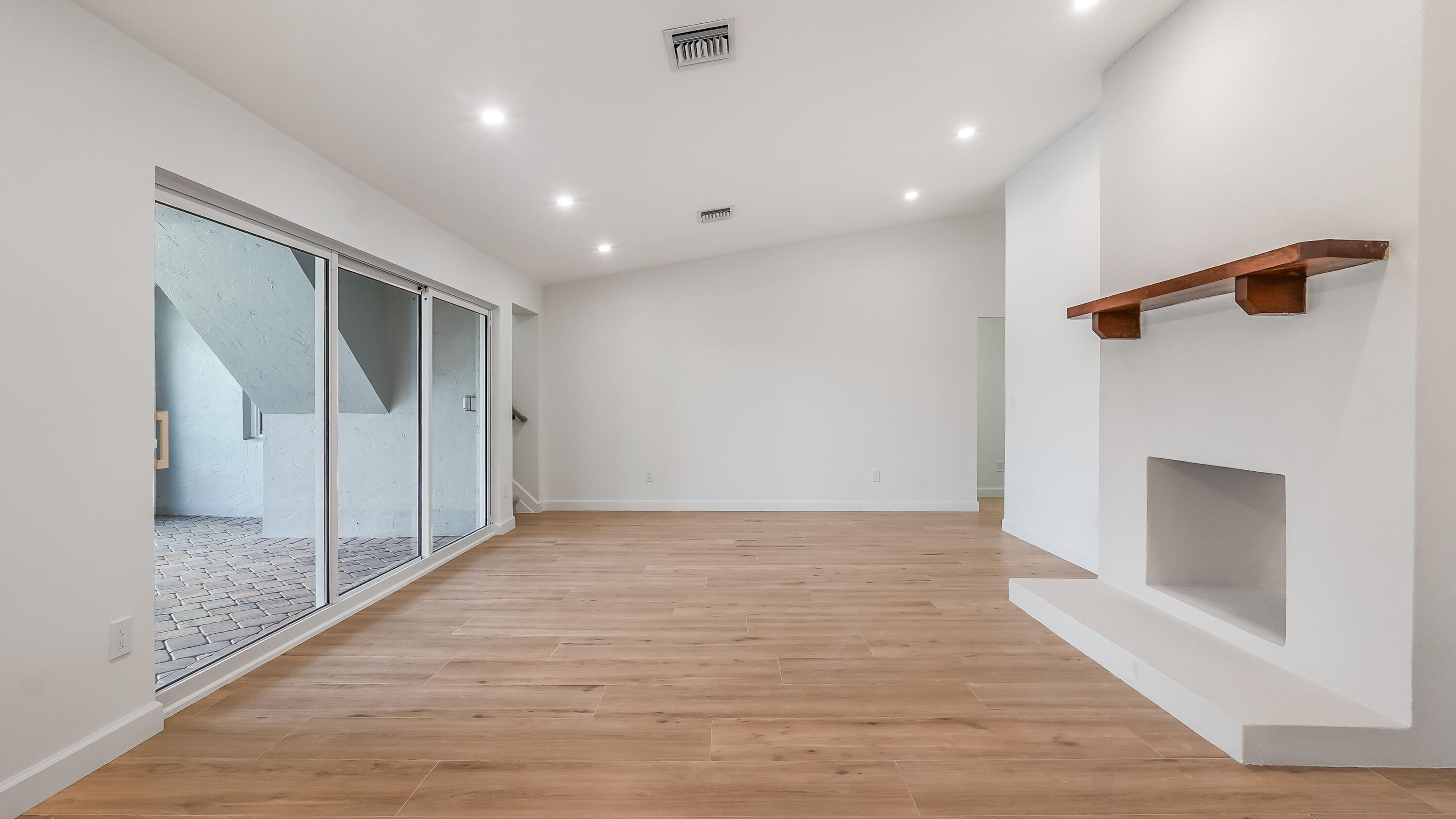 JACARANDA LAKES SECTION SEVEN - Residential