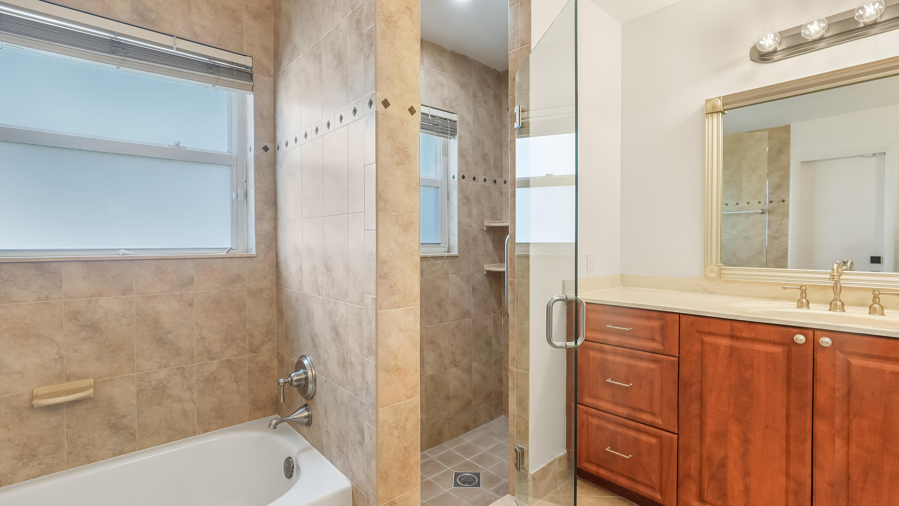 JACARANDA LAKES SECTION SEVEN - Residential