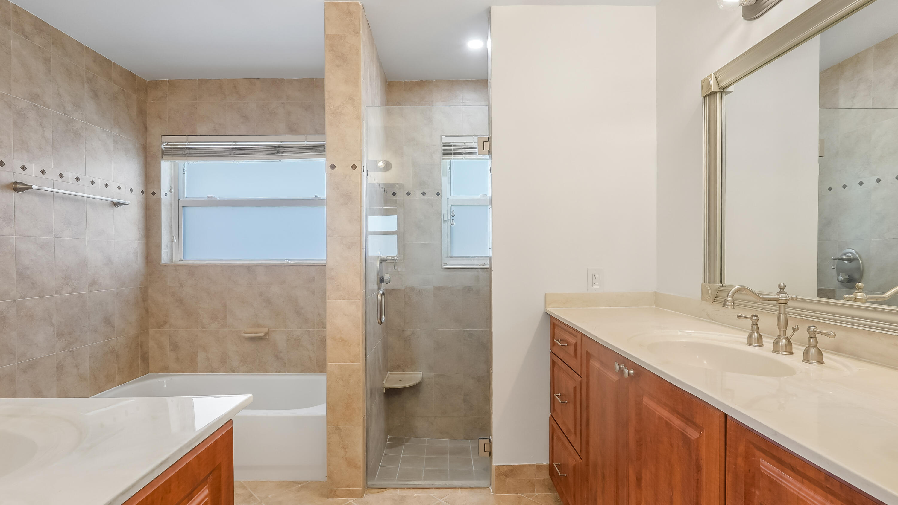 JACARANDA LAKES SECTION SEVEN - Residential