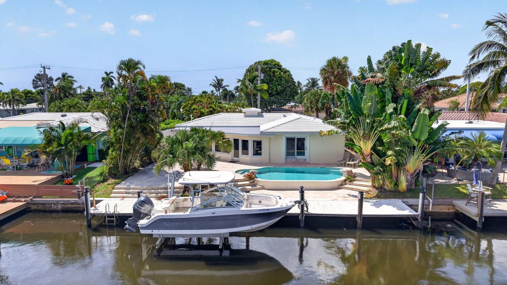 Photo of 430 SE 6TH Terrace, Pompano Beach, FL 33060 (MLS # B26076816)