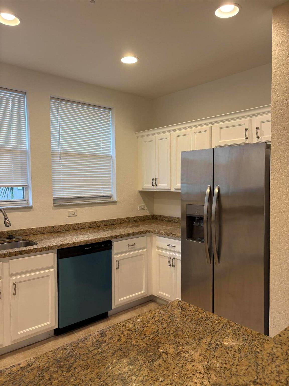 View photos, virtual tours, details... 833 Millbrae Court 4