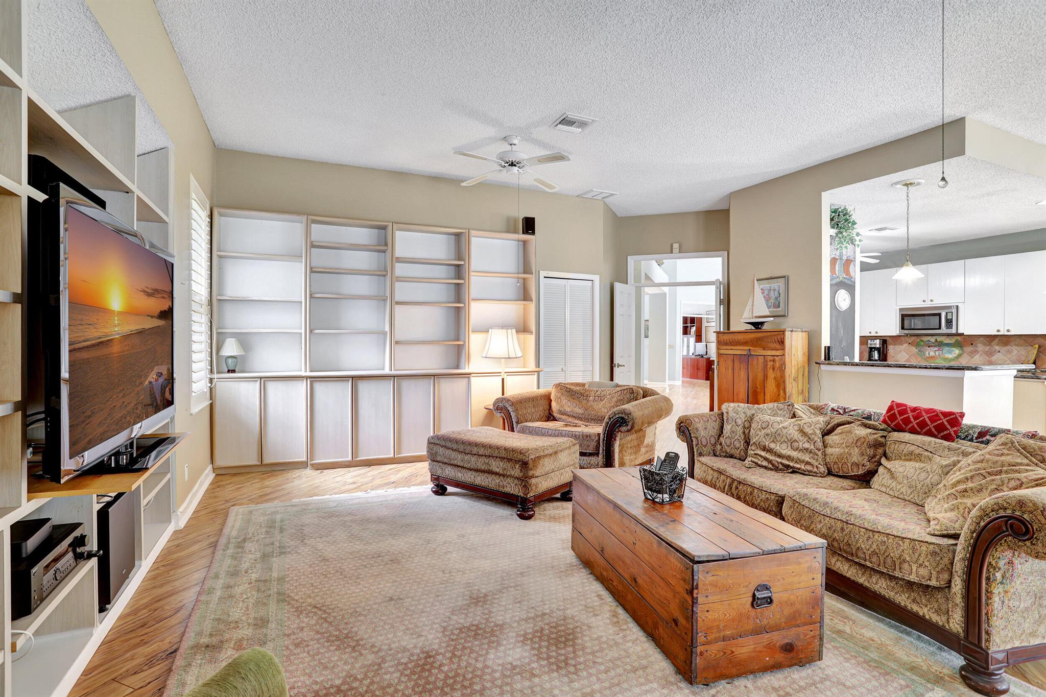 PALM BEACH FARMS CO 10 - Residential