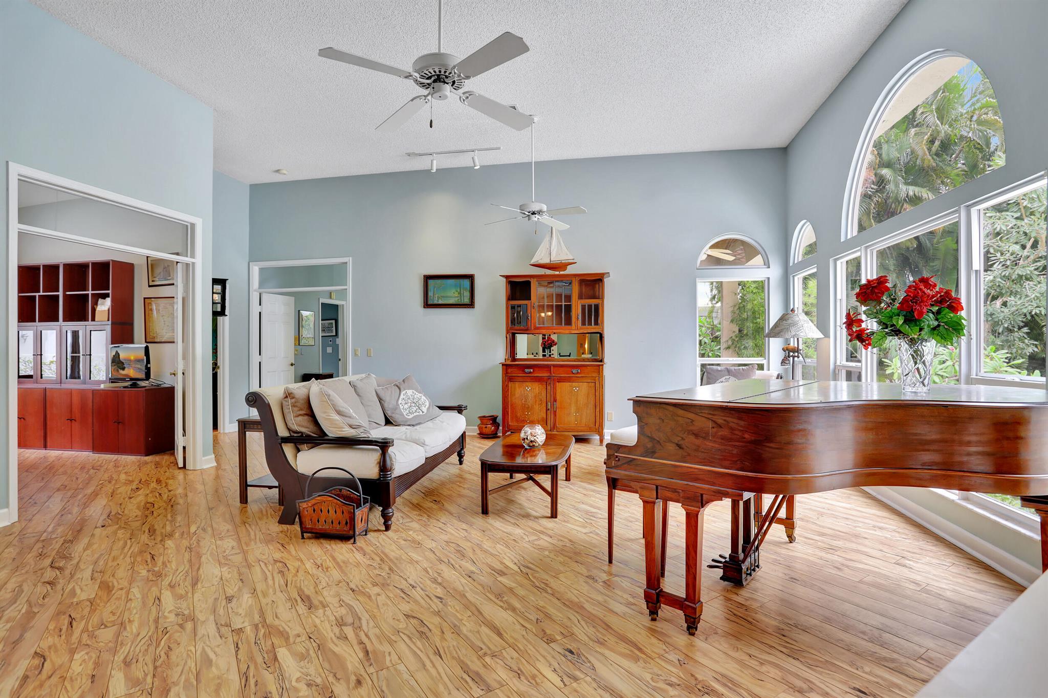 PALM BEACH FARMS CO 10 - Residential