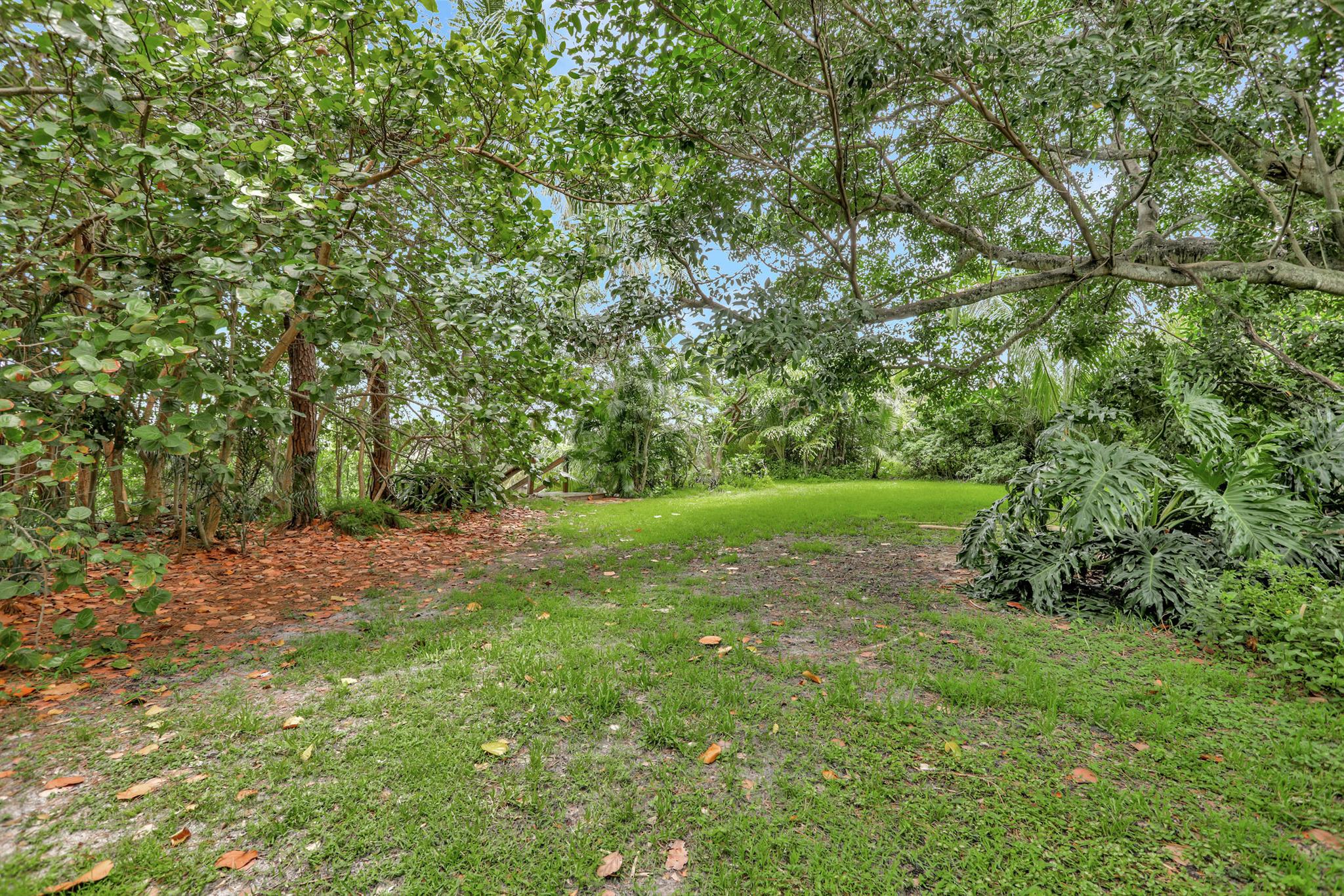 PALM BEACH FARMS CO 10 - Residential