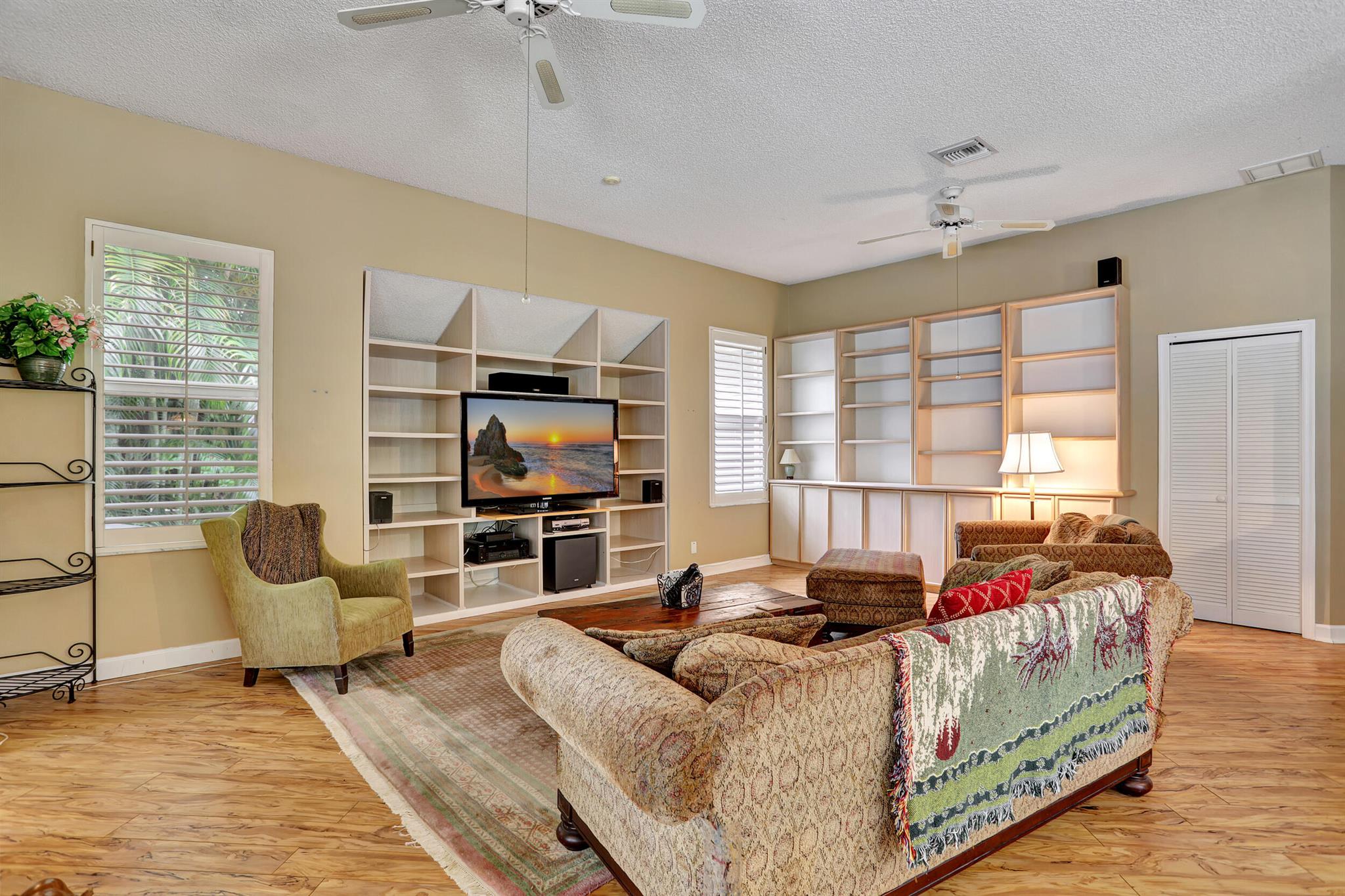 PALM BEACH FARMS CO 10 - Residential