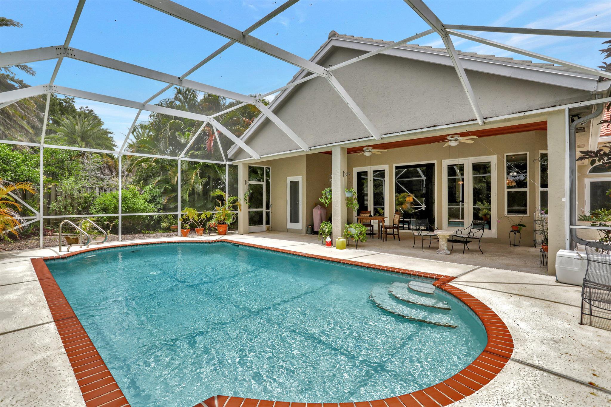 PALM BEACH FARMS CO 10 - Residential