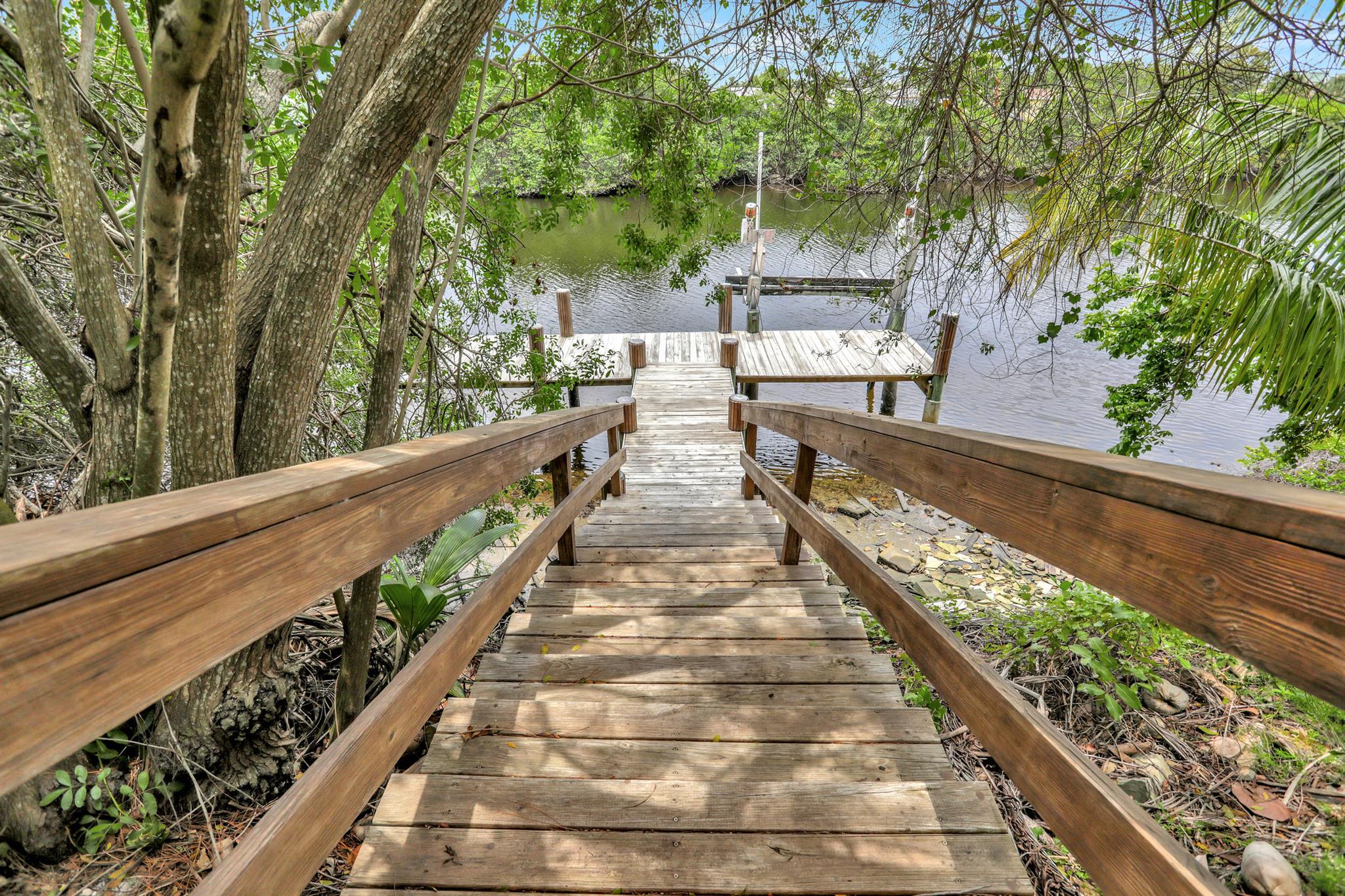 PALM BEACH FARMS CO 10 - Residential