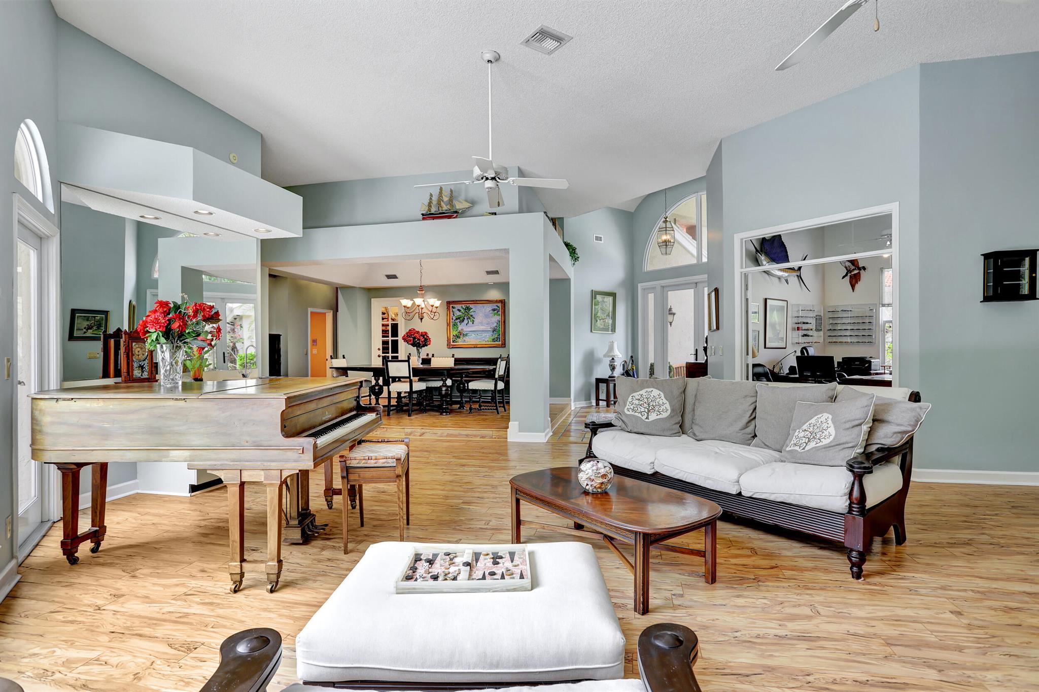 PALM BEACH FARMS CO 10 - Residential