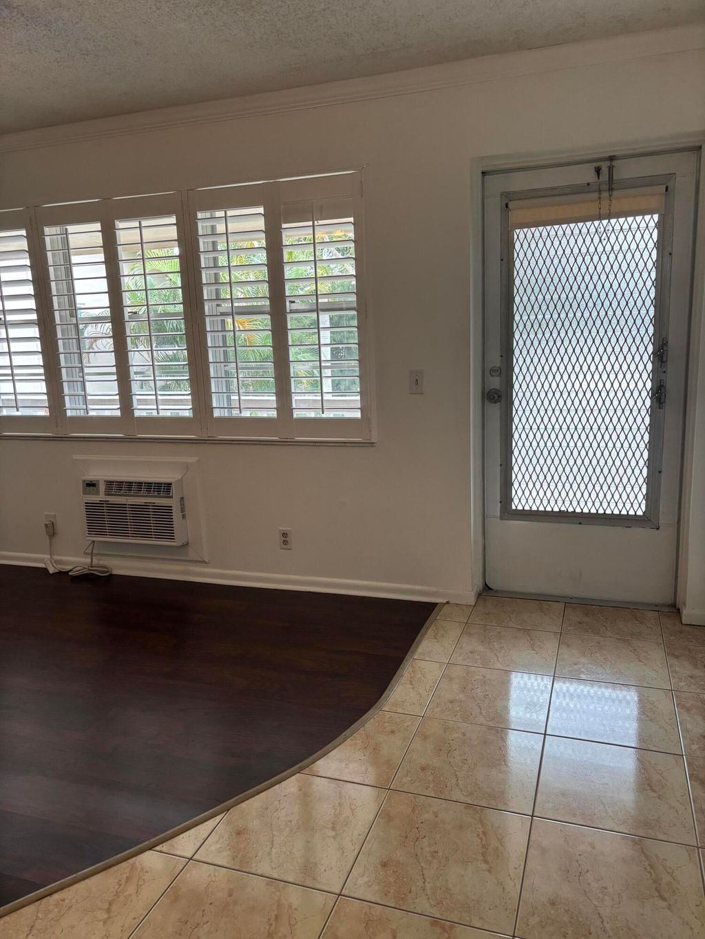 Photo of 106 Windsor E, West Palm Beach, FL 33417 (MLS # R11163649)
