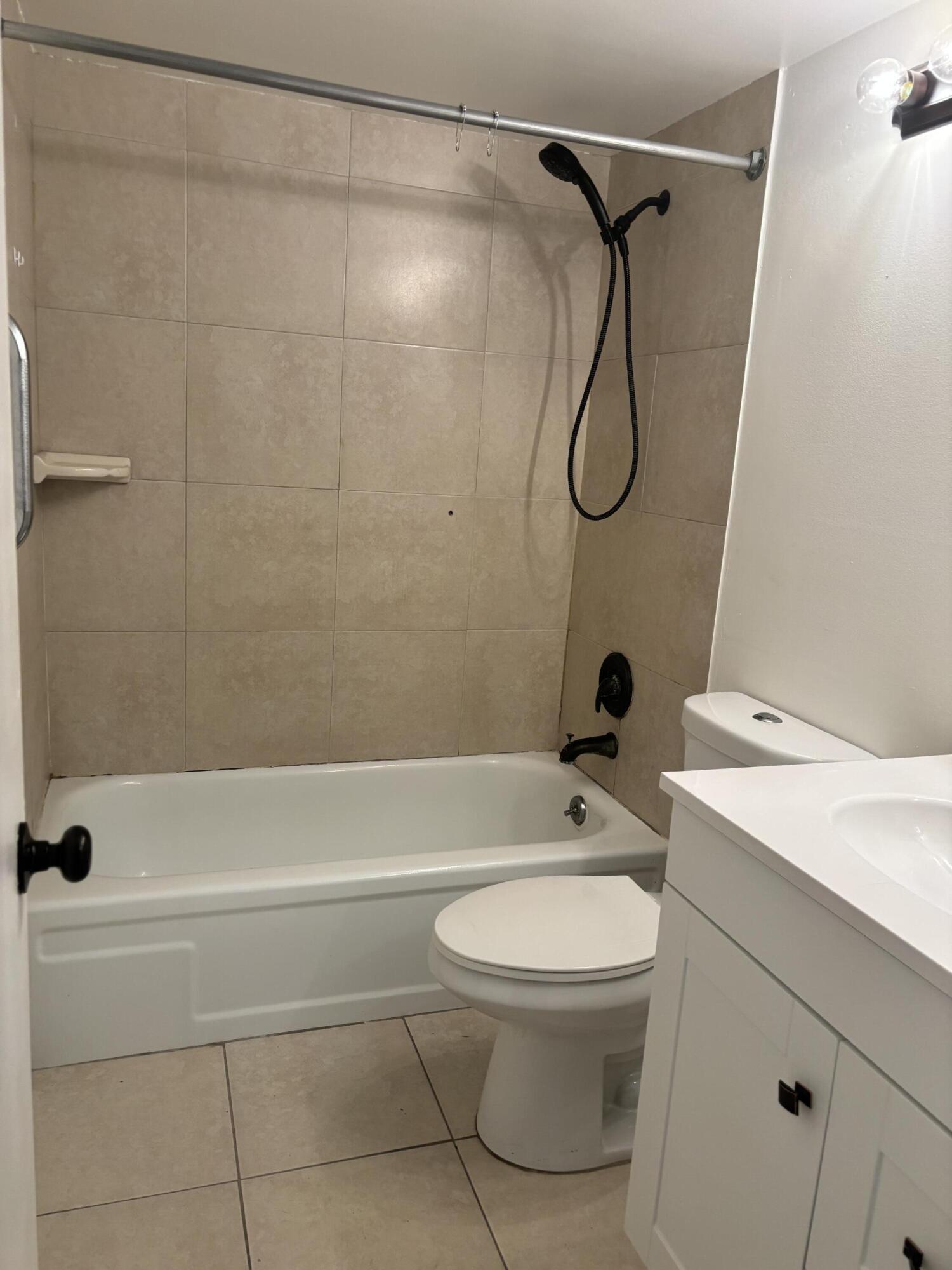 WINDSOR CONDOS - Residential Lease