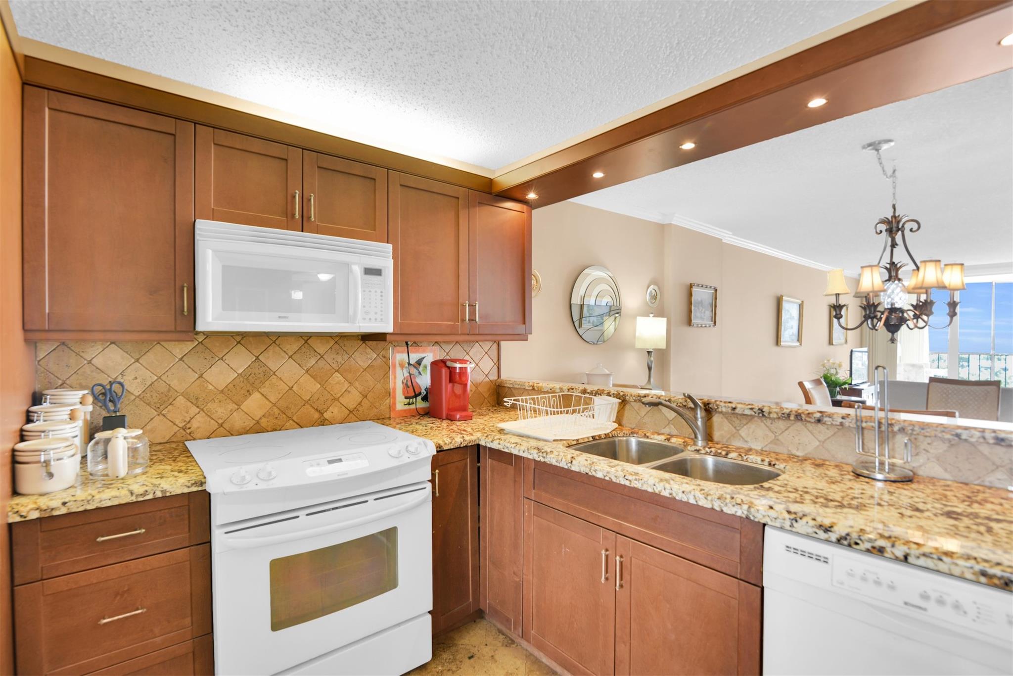 Hillsboro Landings Condo - Residential Lease