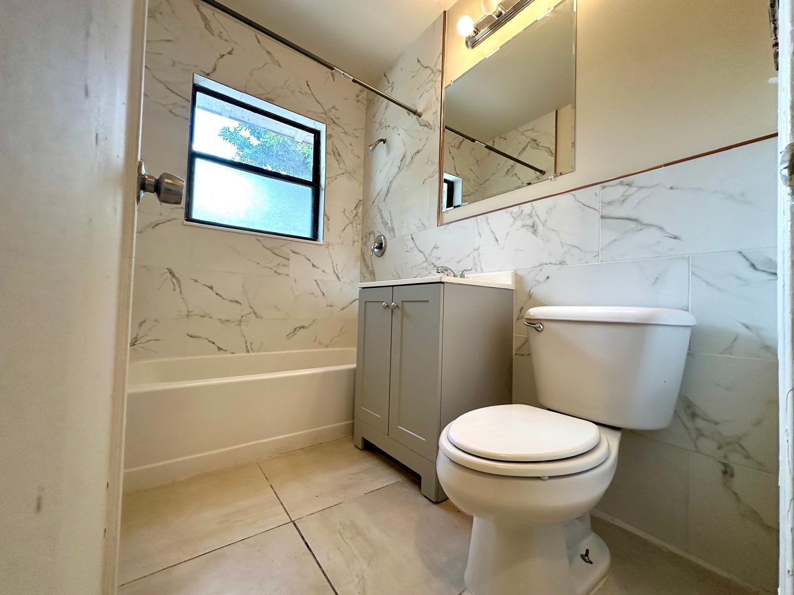 NORTH PALM BCH 3 - Residential Lease