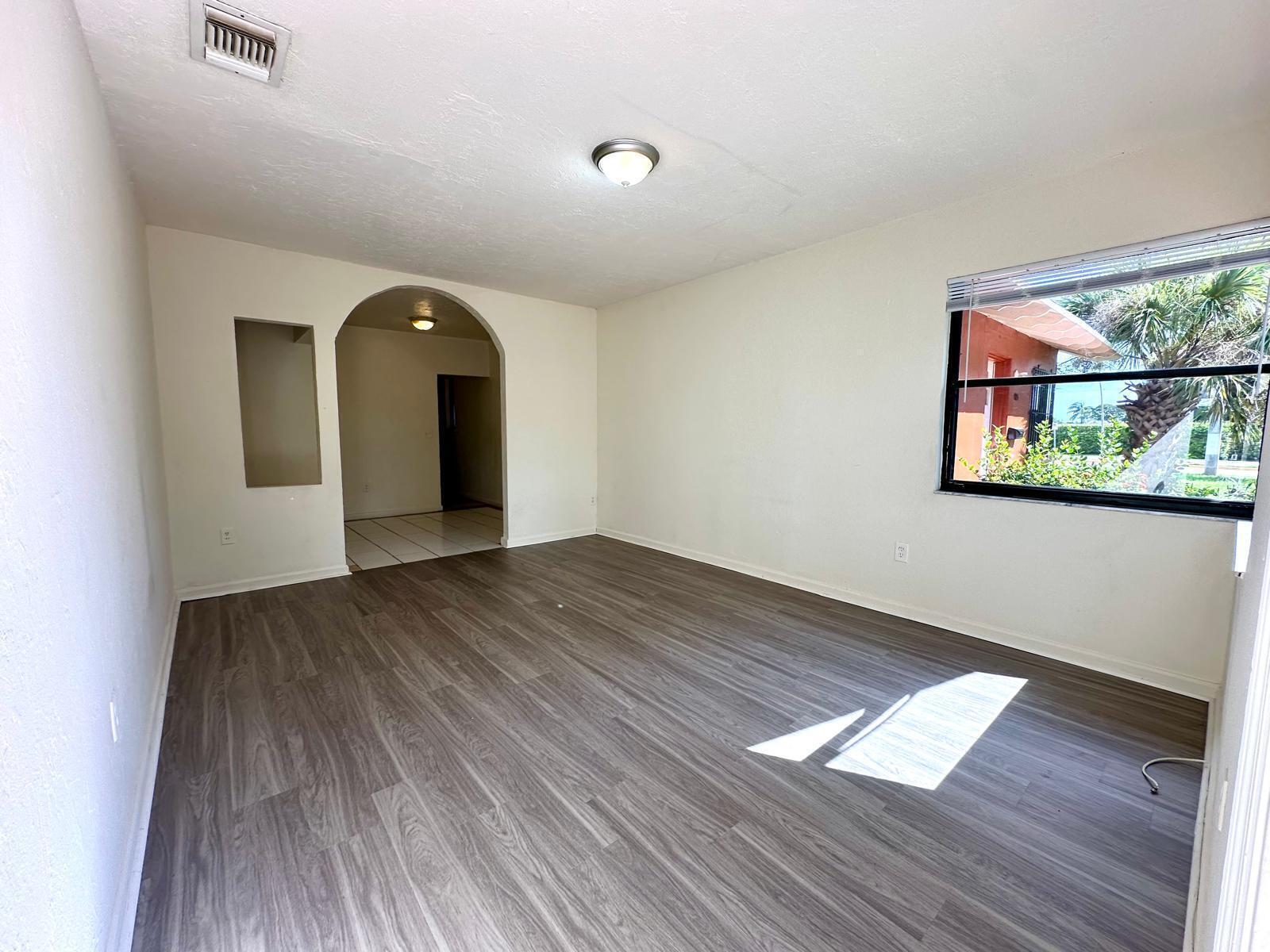 NORTH PALM BCH 3 - Residential Lease