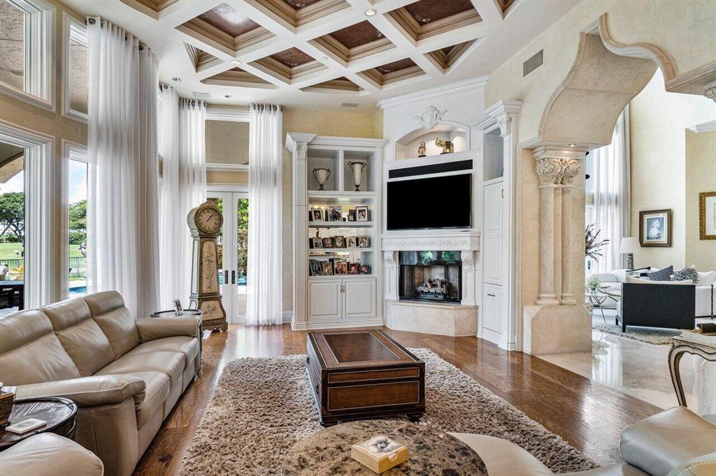 MIZNER LAKE ESTATES - Residential