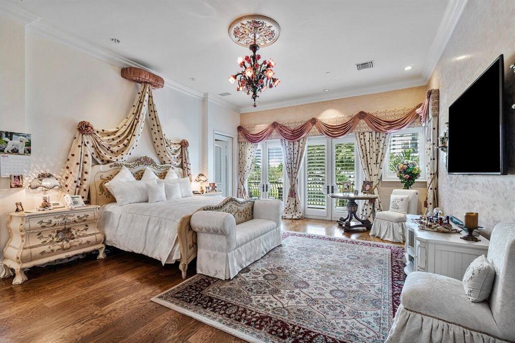 MIZNER LAKE ESTATES - Residential