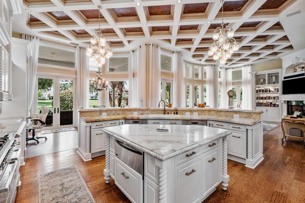 MIZNER LAKE ESTATES - Residential