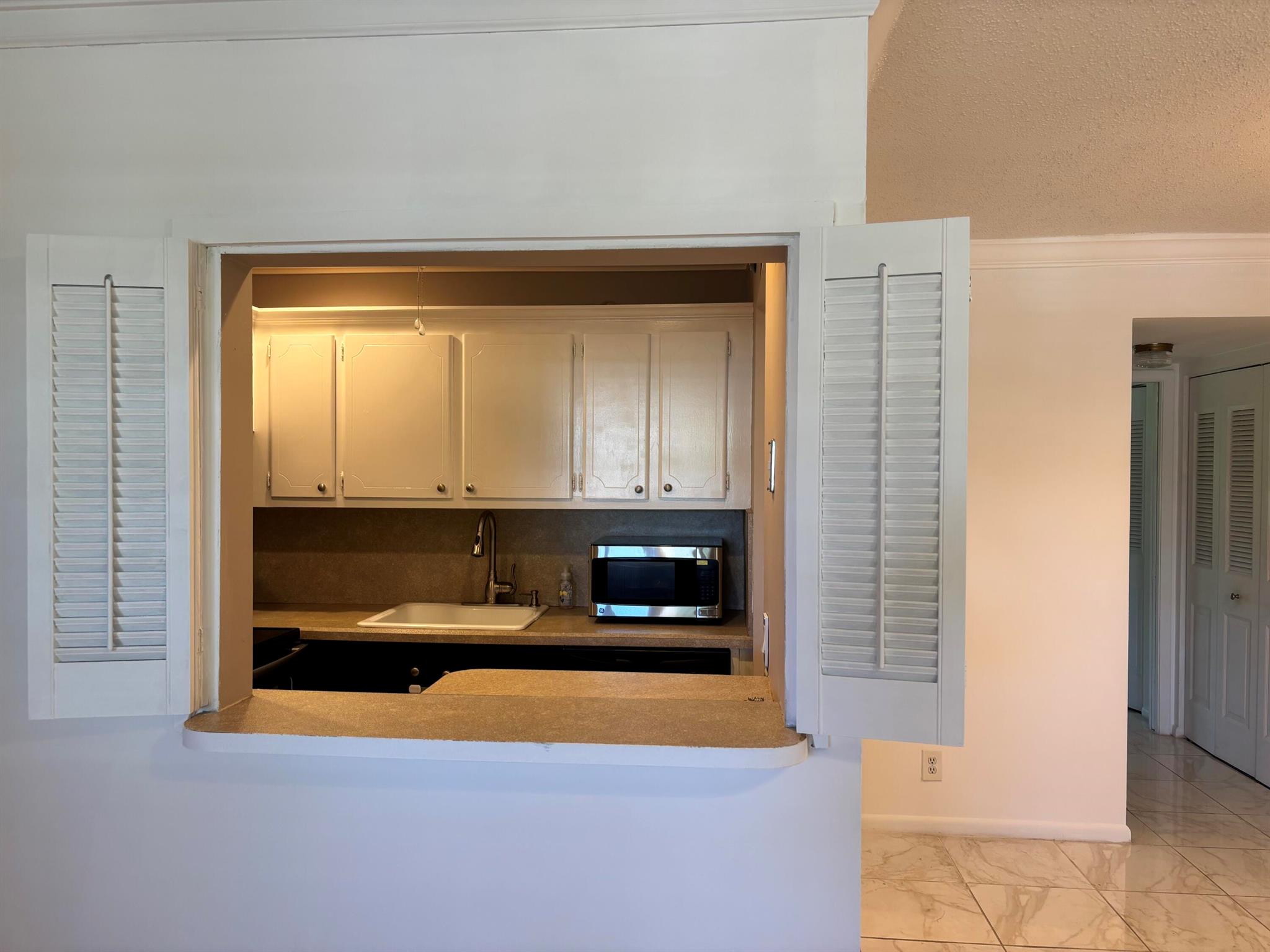 WINDSOR CONDOS - Residential Lease