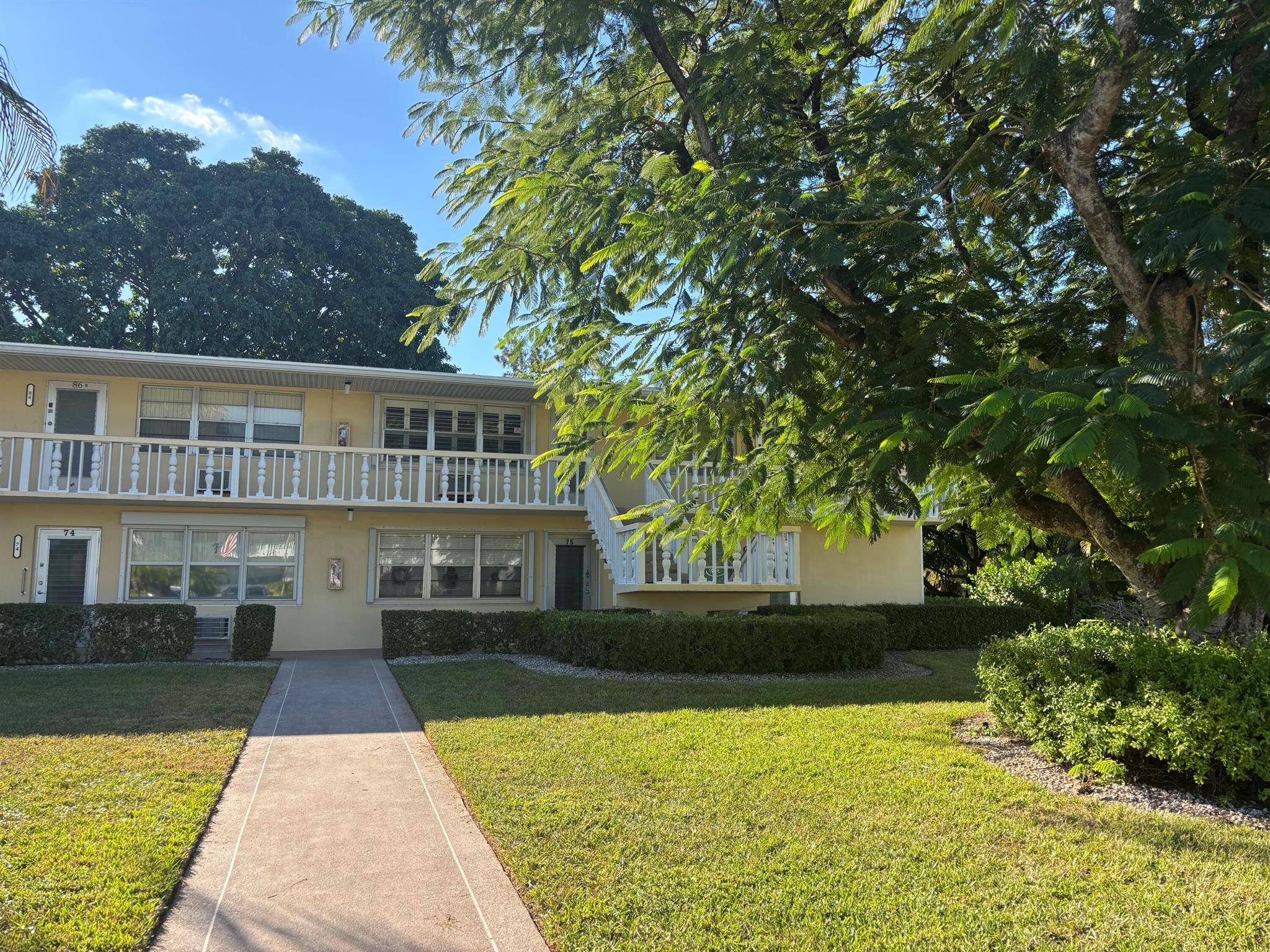 WINDSOR CONDOS - Residential Lease