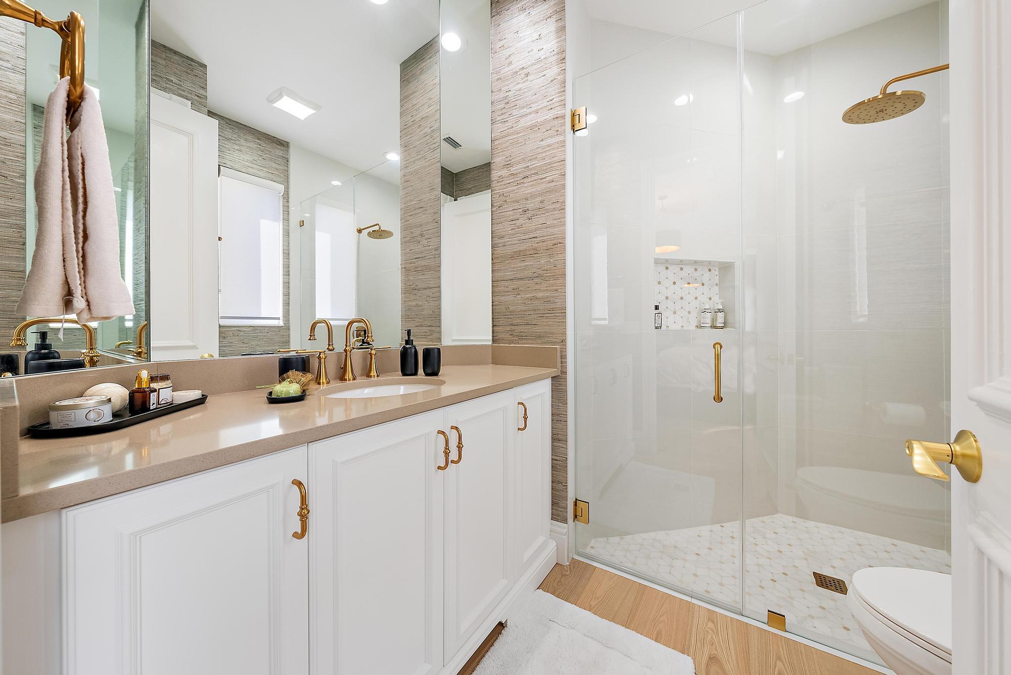 IBIS GOLF AND COUNTRY CLU - Residential Lease