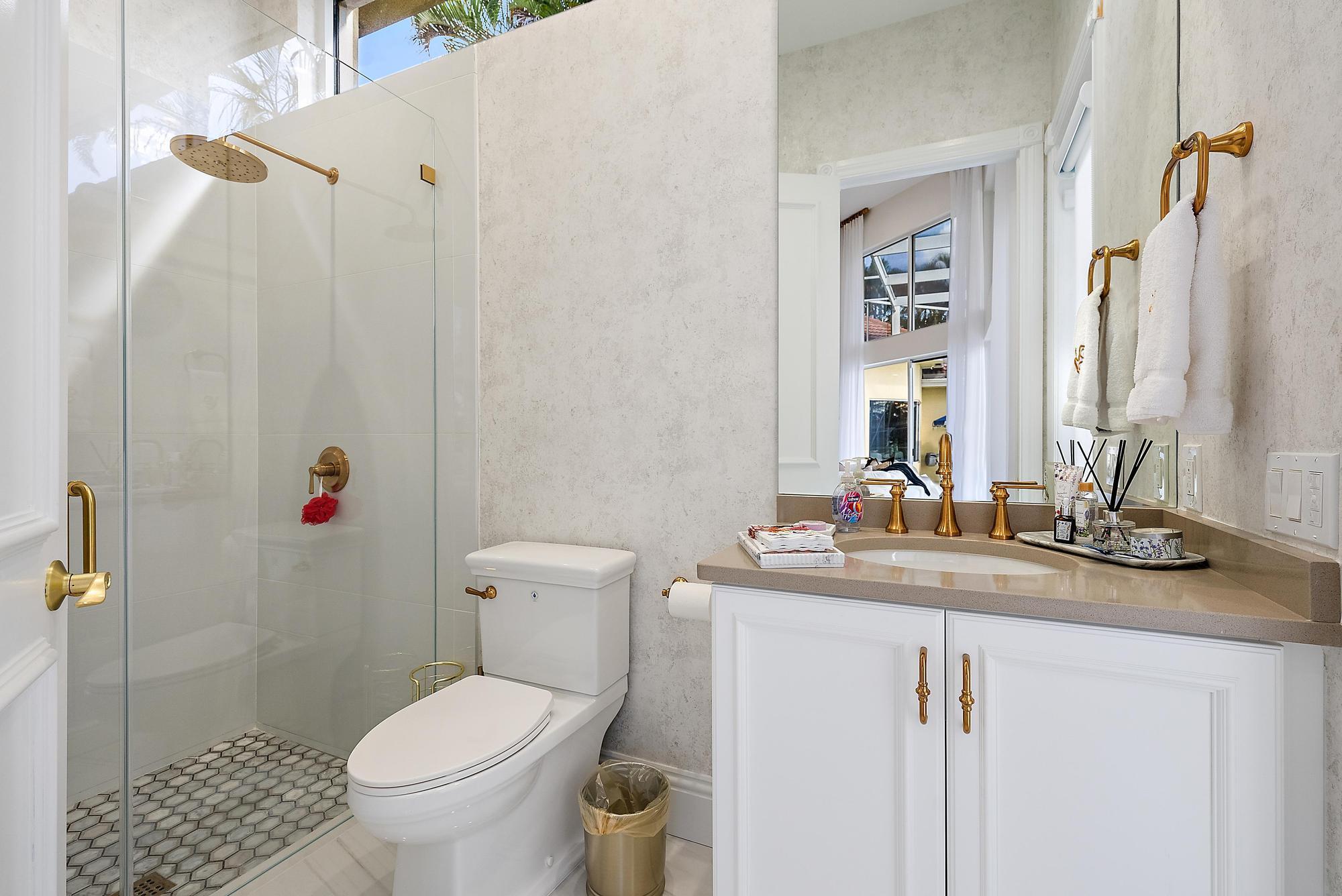 IBIS GOLF AND COUNTRY CLU - Residential Lease