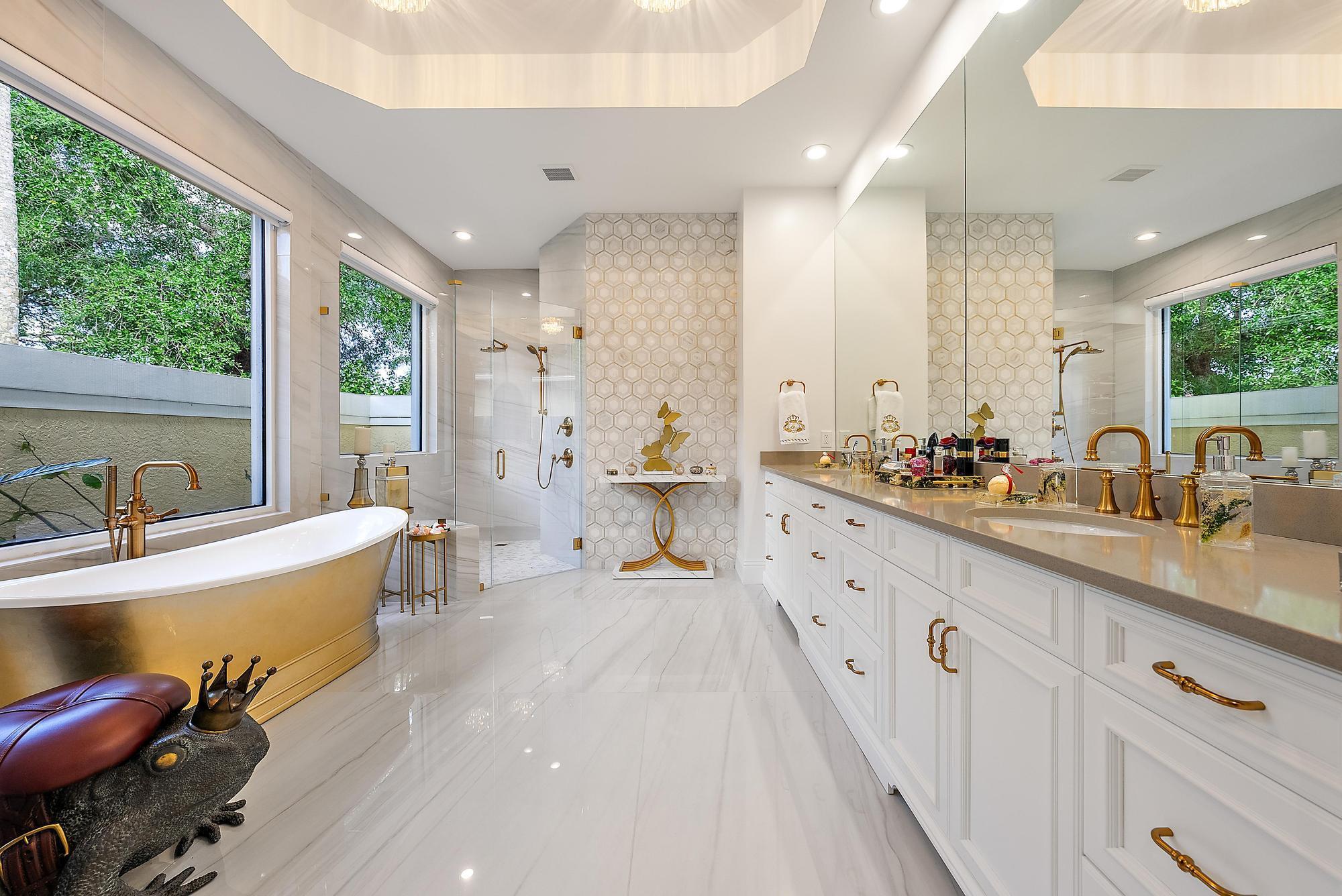 IBIS GOLF AND COUNTRY CLU - Residential Lease