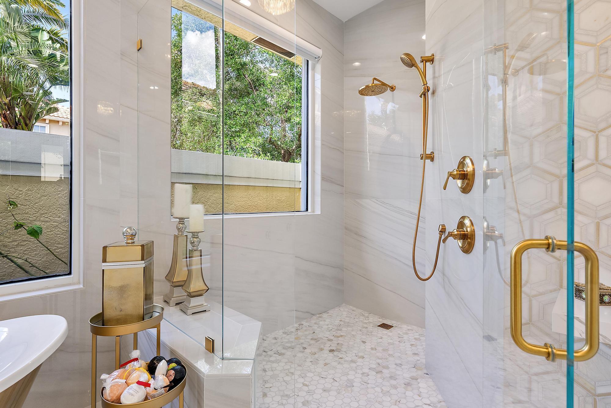 IBIS GOLF AND COUNTRY CLU - Residential Lease