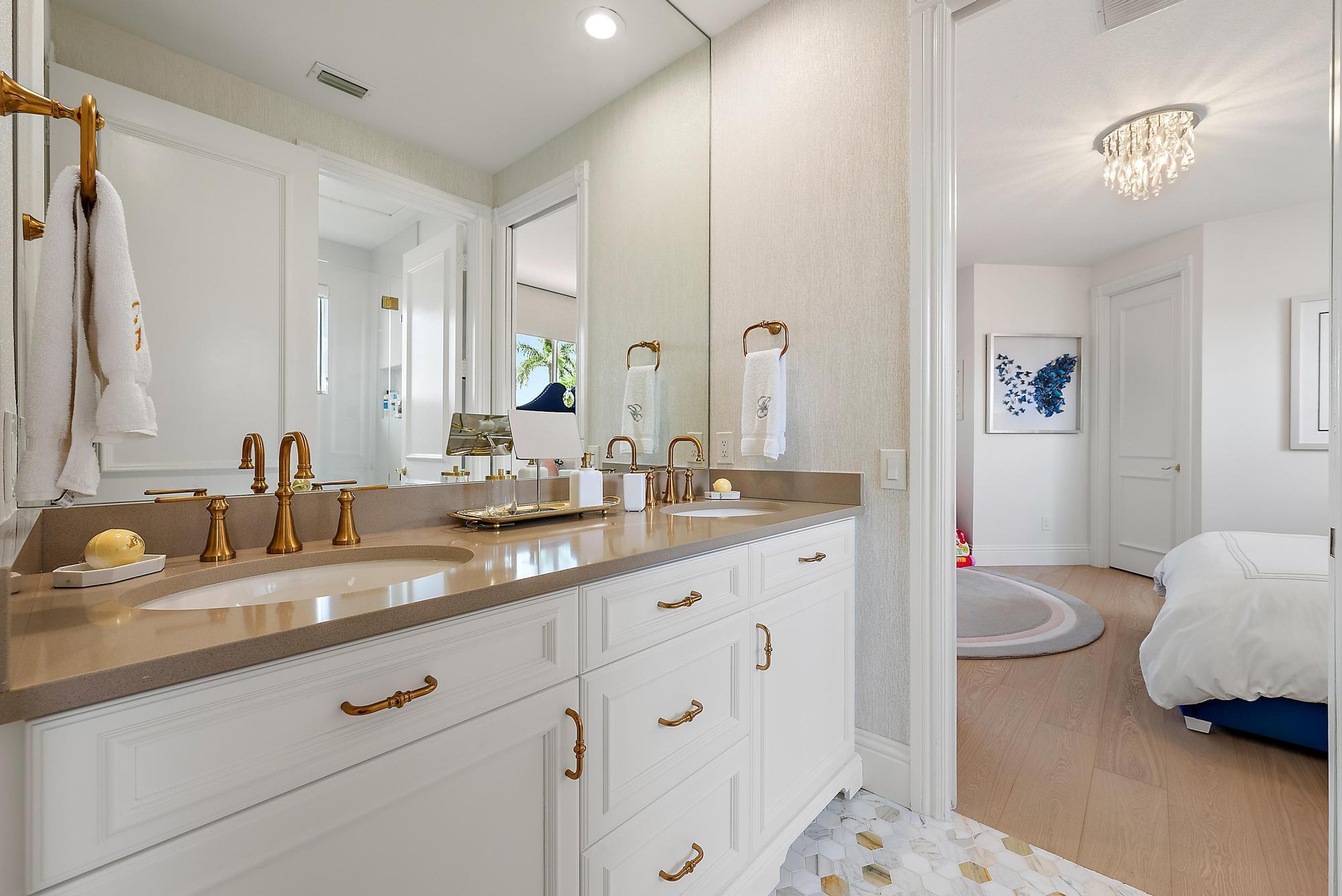 IBIS GOLF AND COUNTRY CLU - Residential Lease