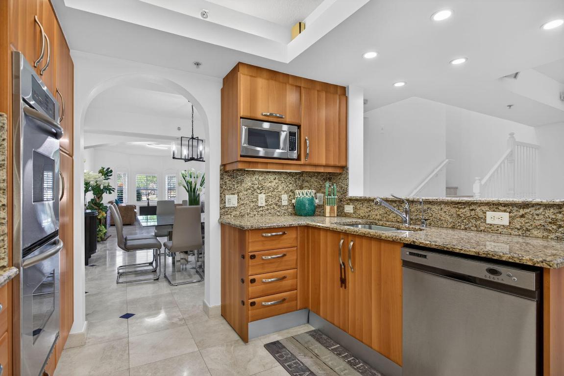 OCEAN PLAZA ON DEERFIELD BEACH - Residential