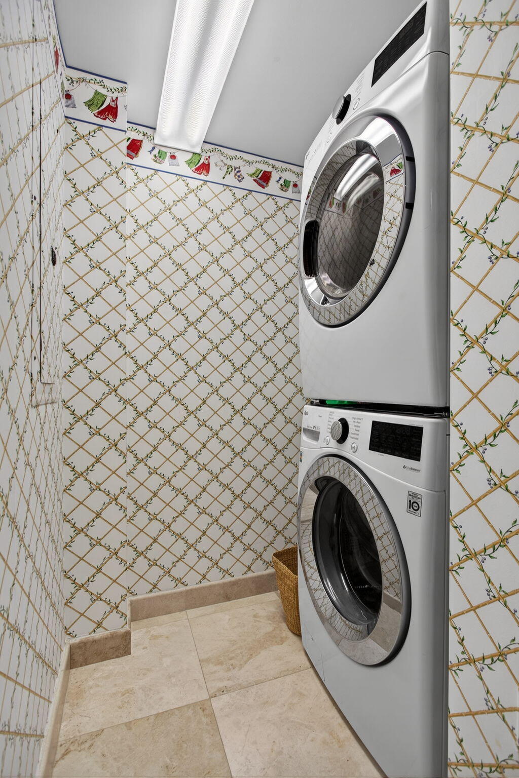 OCEAN PLAZA ON DEERFIELD BEACH - Residential