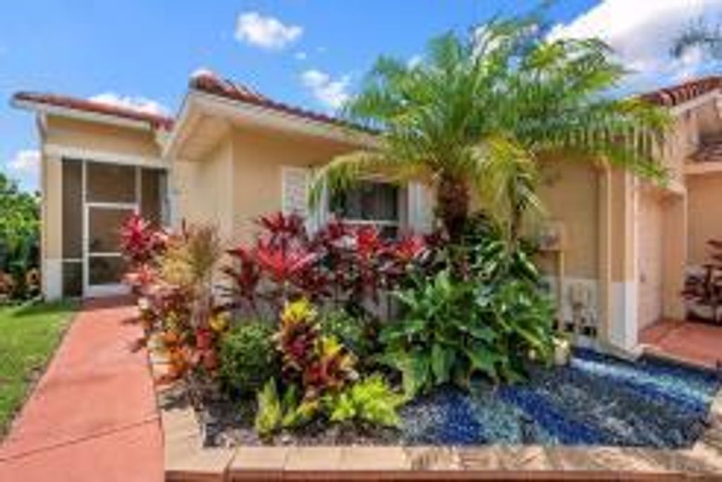 Photo of 90 Sausalito Circle, Boynton Beach, FL 33436 (MLS # R10897800)