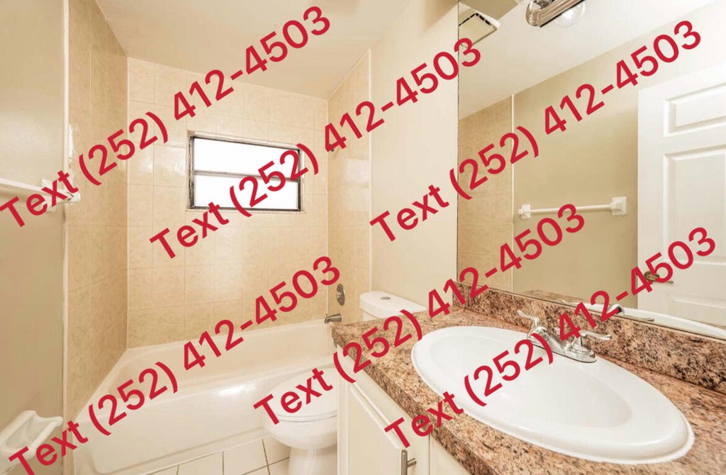 Photo of 169 E BAYRIDGE Drive, Weston, FL 33326 (MLS # B26081181)