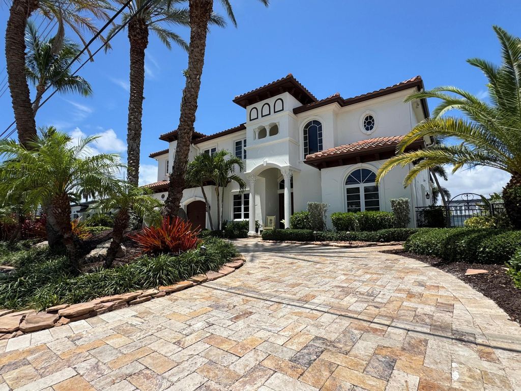 Photo of 4431 NE 24th Avenue, Lighthouse Point, FL 33064 (MLS # B26031181)