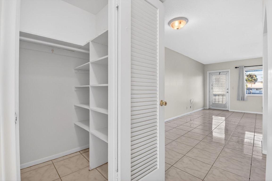 CENTURY VILLAGE - WALTHAM CONDO - Residential Lease